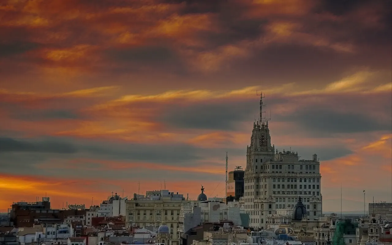 Atardecer sobre el centro de Madrid
