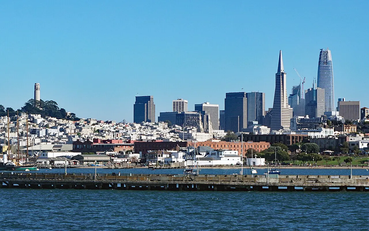 Perfil de San Francisco visto desde la bahía